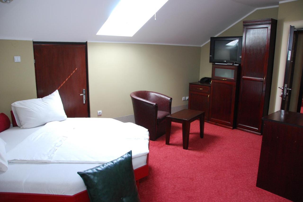 Hotel Vila Mitic Luxx Spa Centar Leskovac  Zimmer foto